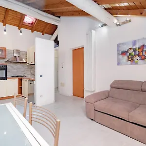 https://q1-holiday.it-lombardy.com